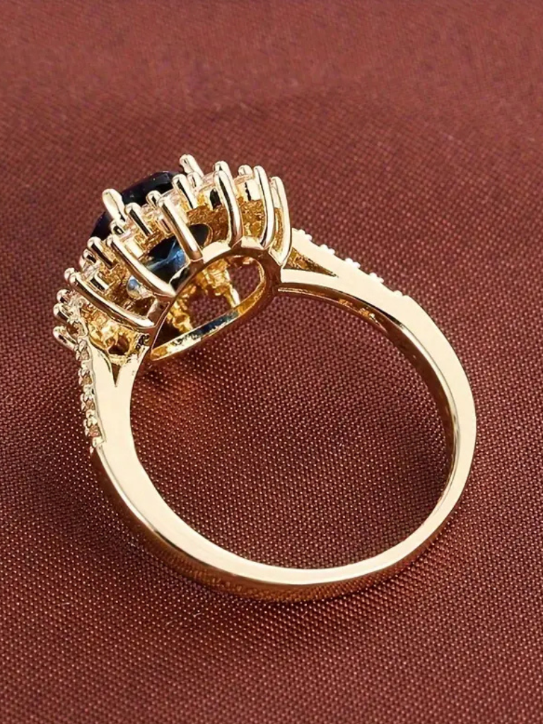 LYRA SAPPHIRE ELEGANCE RING