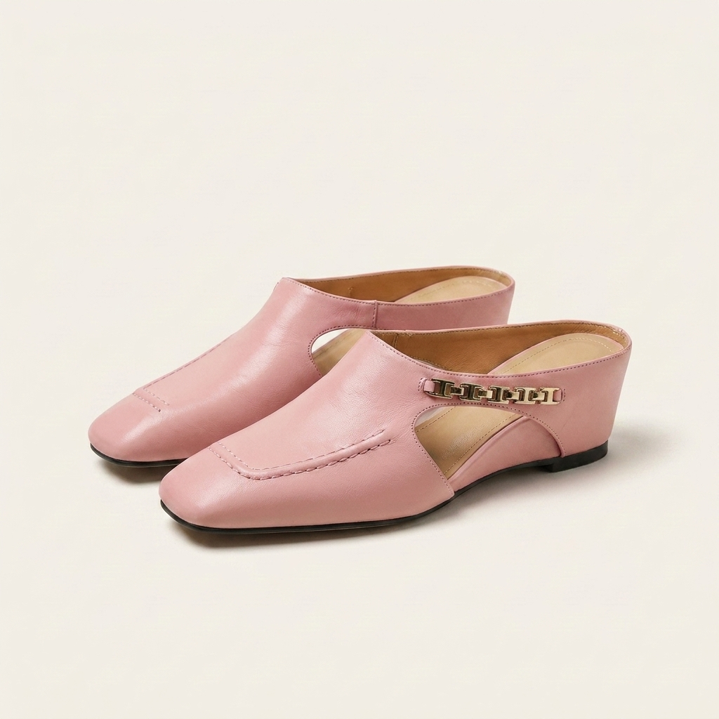 Alena | Square-Toe Leather Flat Mule With Chain Detail