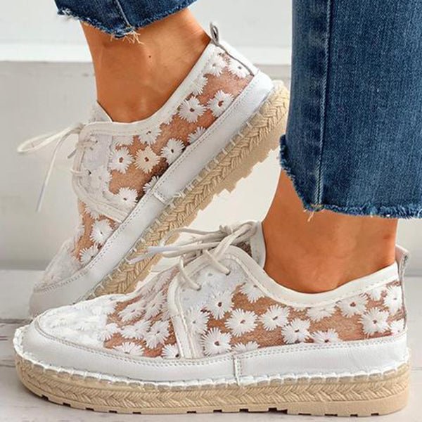 Women's White Daisy Embroidered Sneakers Lace-Up